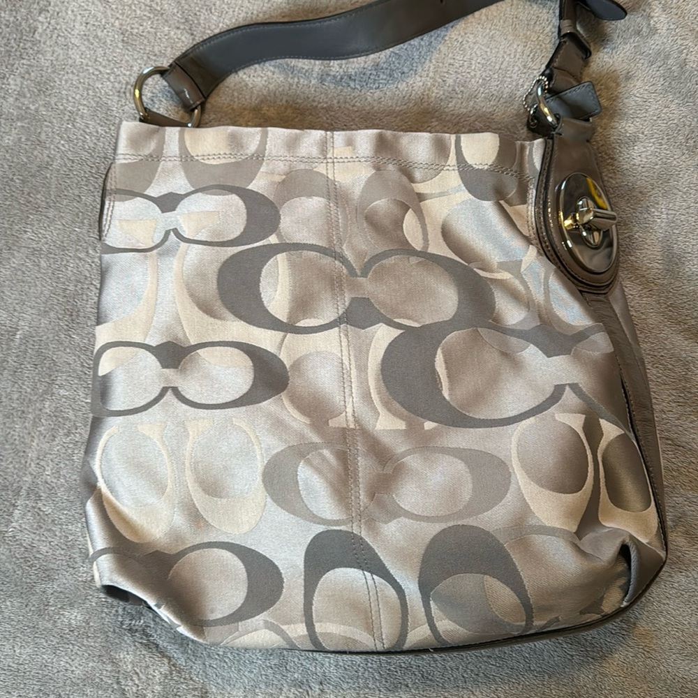 Coach Silver Gray Y2K Big C Signature Sateen Jacquard Shoulder Bag Handbag Purse - Picture 4 of 6